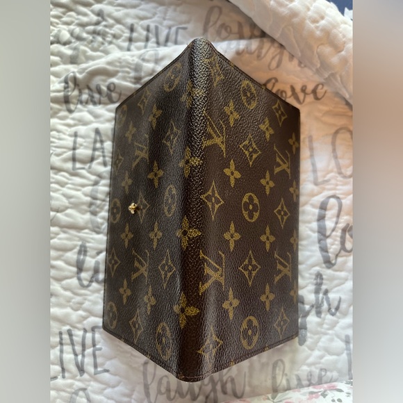 Vintage Louis Vuitton Monogram Wallet 7.5”x5” - Picture 4 of 17